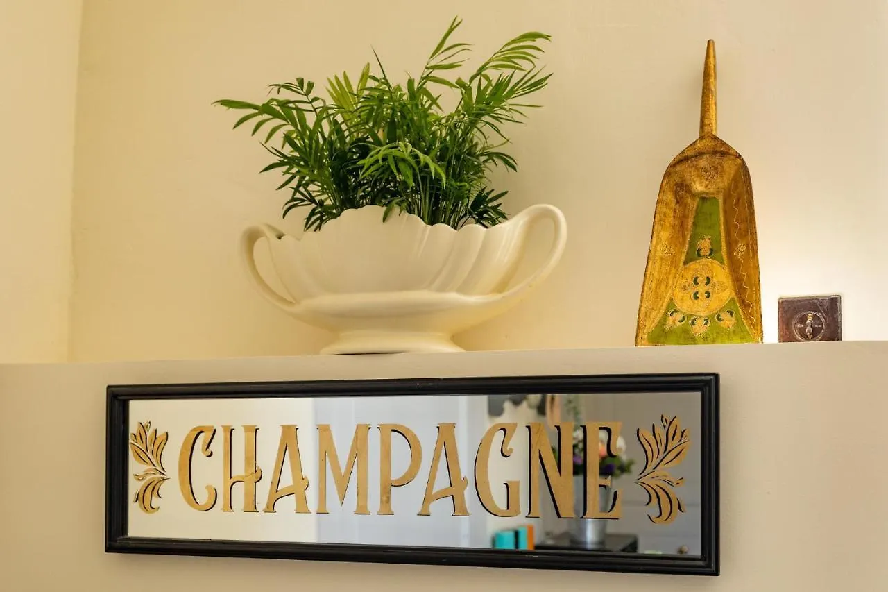 فندق مبيت وإفطار مبيت وإفطار كوندوم Champagne House - Elegance, Luxury And Charm