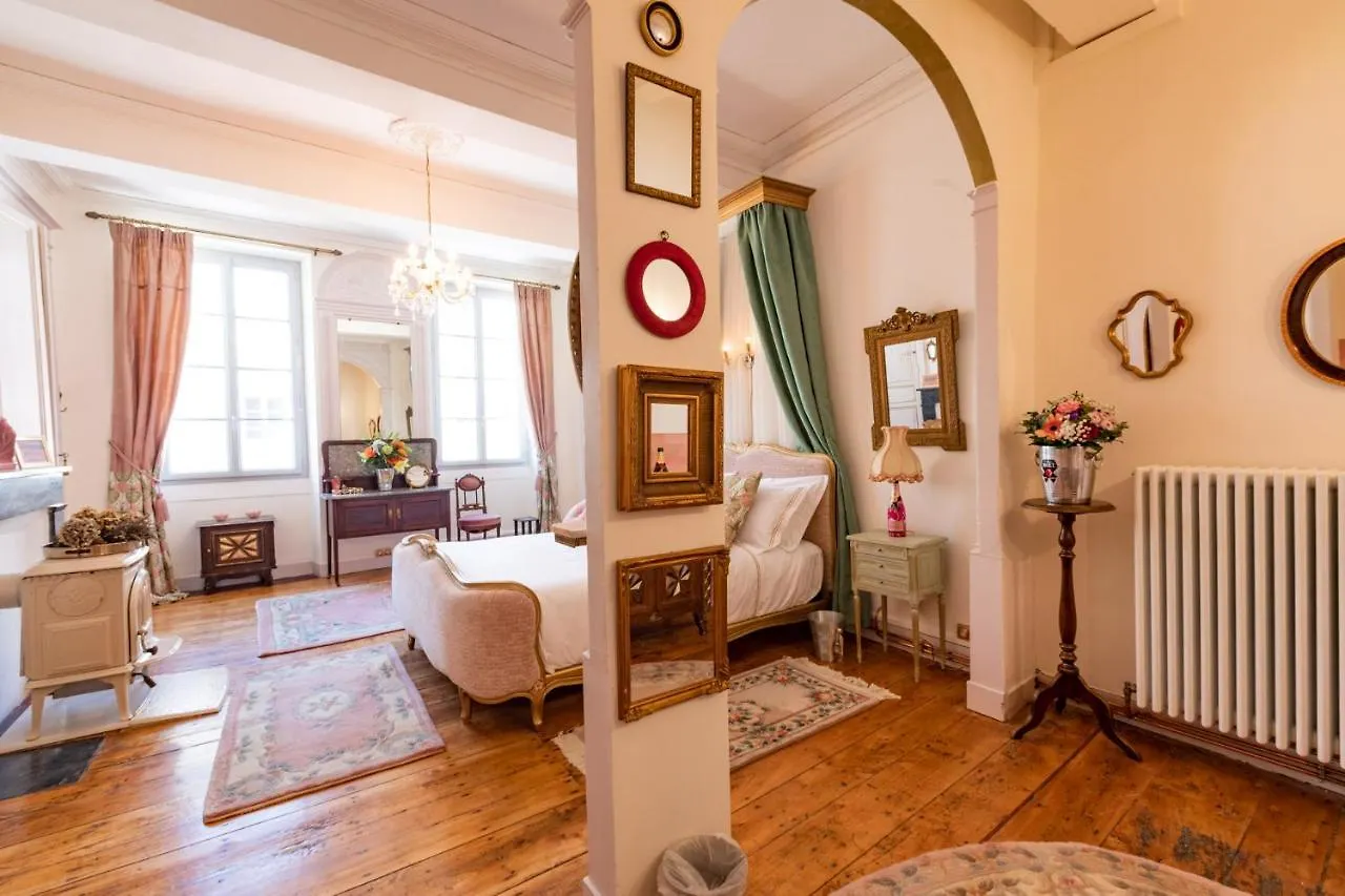 مبيت وإفطار كوندوم Champagne House - Elegance, Luxury And Charm 0*,  فرنسا