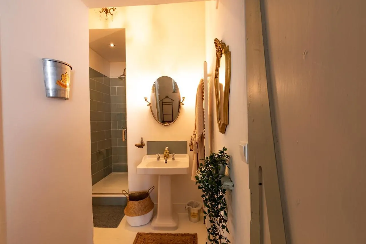 مبيت وإفطار كوندوم Champagne House - Elegance, Luxury And Charm 0*,