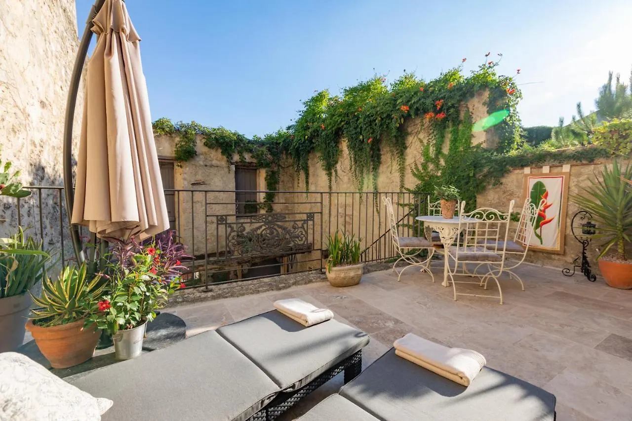 مبيت وإفطار كوندوم Champagne House - Elegance, Luxury And Charm