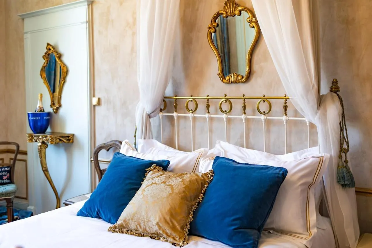 مبيت وإفطار كوندوم Champagne House - Elegance, Luxury And Charm